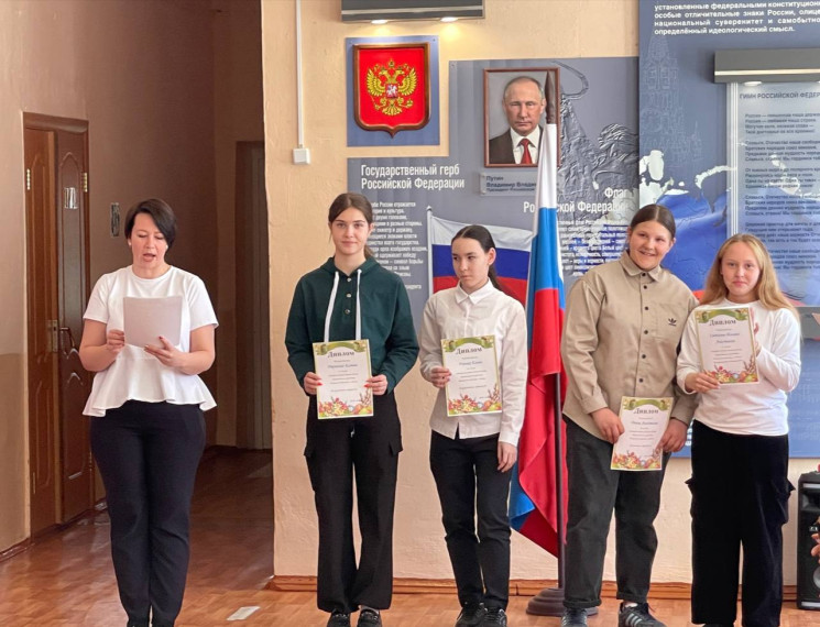 Линейка по понедельникам.